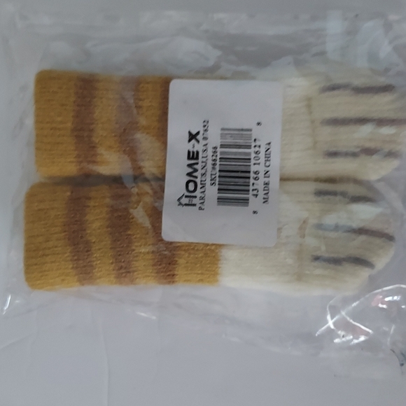 2 Cat Paw Socks - Picture 2 of 2